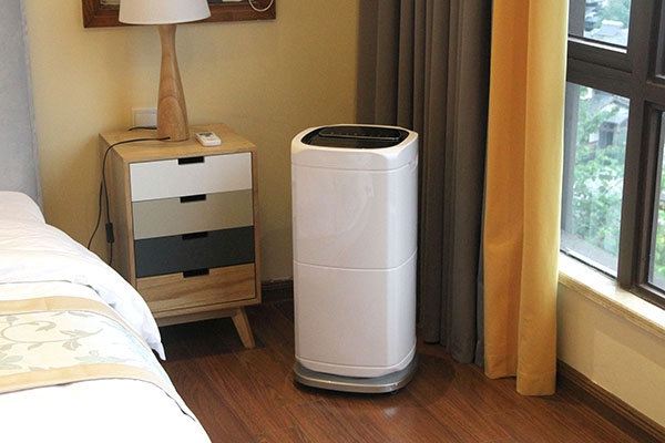 你好，我叫“回南天”，你看這水珠多愛我！